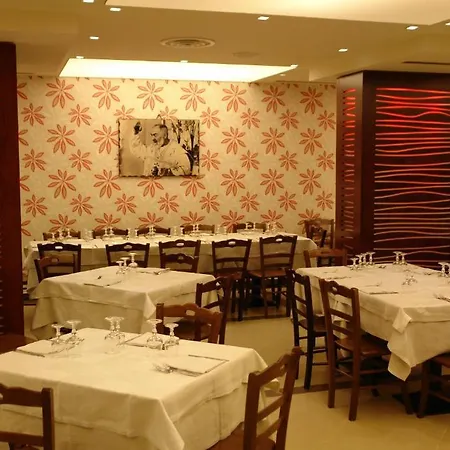Отель Hotel Corona 3*