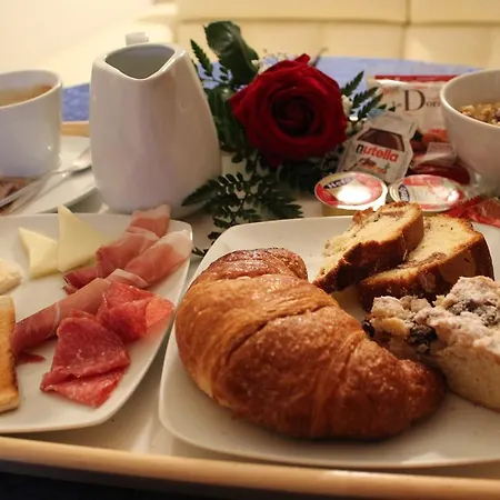 Hotel Corona Отель